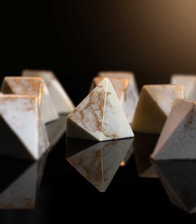 باکس‌ بن بن طرح کریستالی و ورق طلا